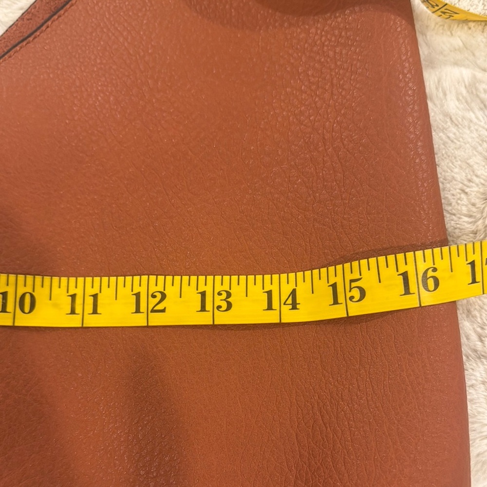 Elegant Brown Hobo Bag NWOT - Picture 3 of 8